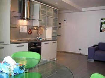 Uavoyage Business Apartments Kiev Dış mekan fotoğraf